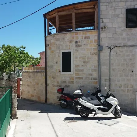 Anika * 斯普利特