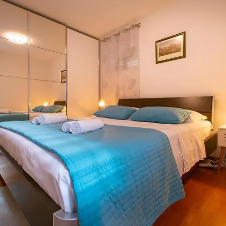 Anika * 斯普利特